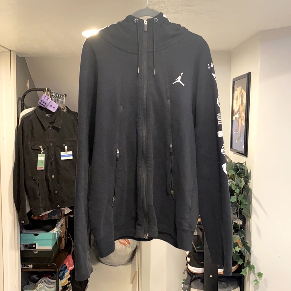 Black Jordan zip up hoodie